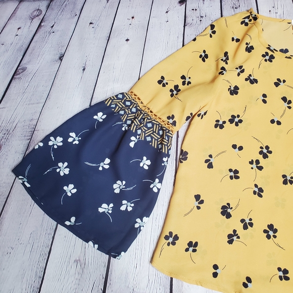 Sienna Sky Yellow and Navy Blue Floral Bell Sleeve Top Size XS - Picture 2 of 7
